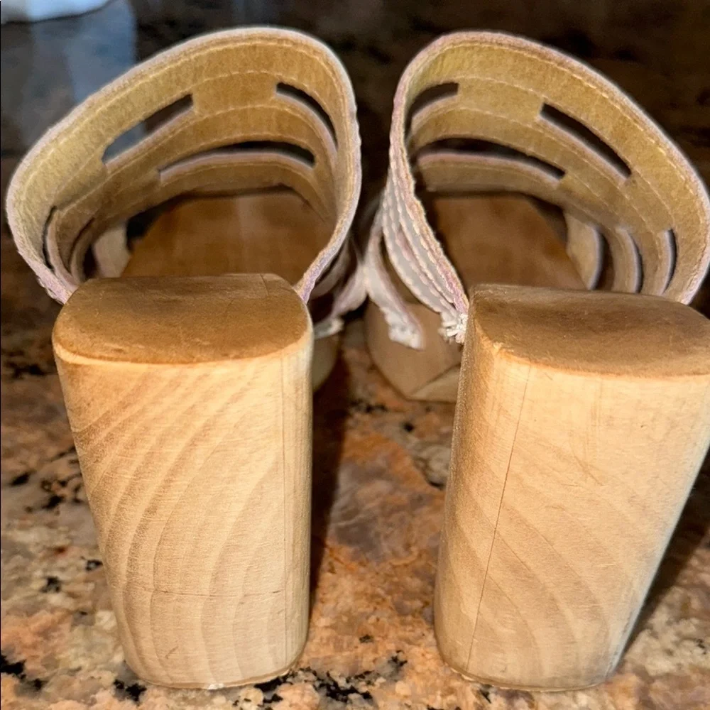 Wooden White Strappy Platform Sandals size 6